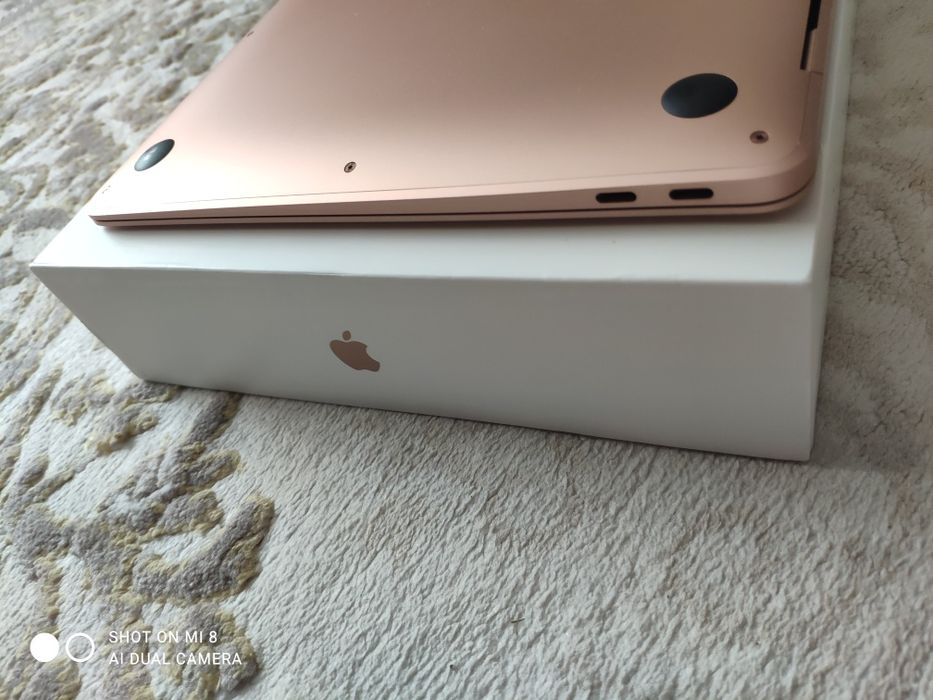 Macbook air 13 2018 i5 / 8 / 128