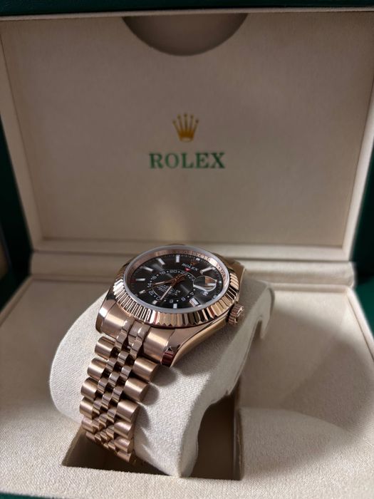 Часы Rolex Sky Dweller