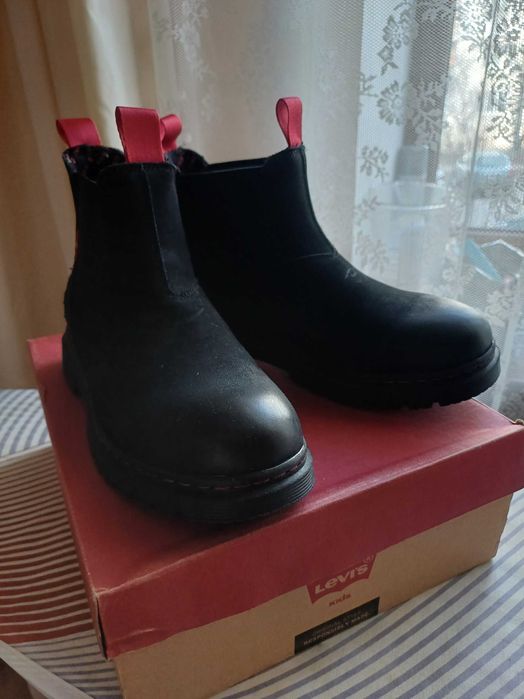 Демісезонні черевички дівчинці Levi's, 34 р.