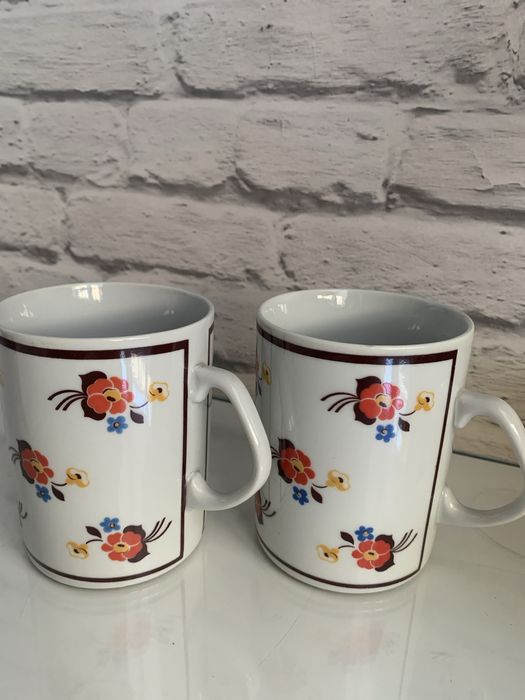 2 kubki z uchem Karolina