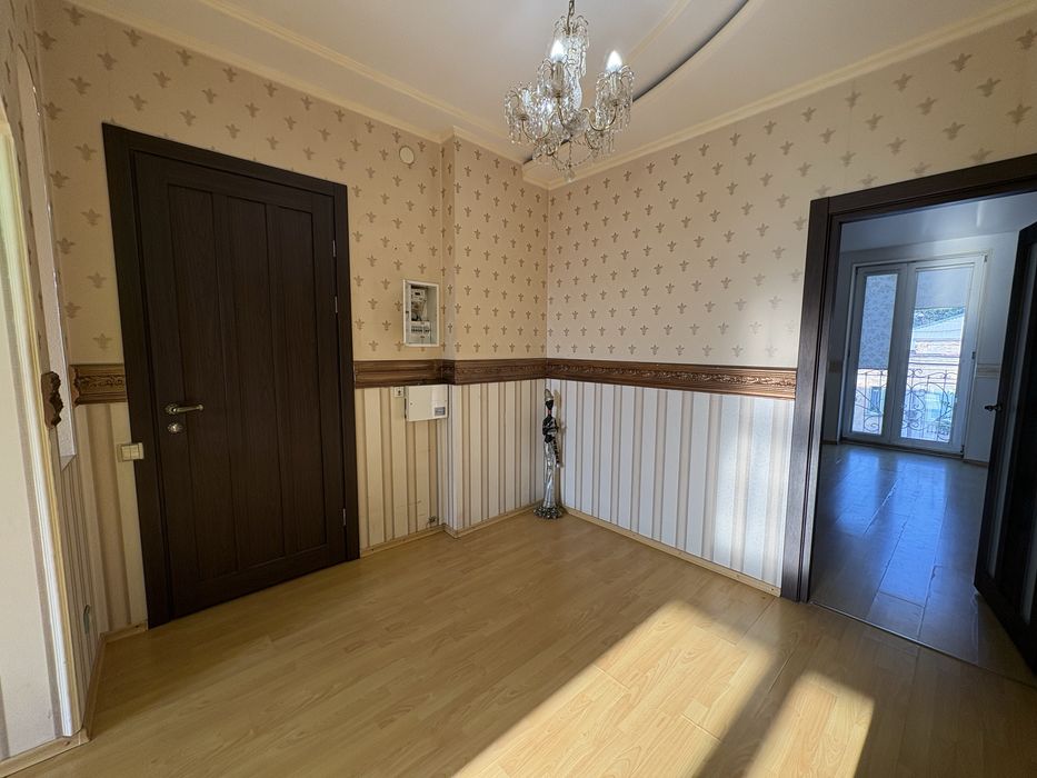 3-кімнатна квартира Сталінка вул. Комерційна, 3 (Янова, 3) , автономне опалення, готівка/єВідновлення/Житловий ваучер