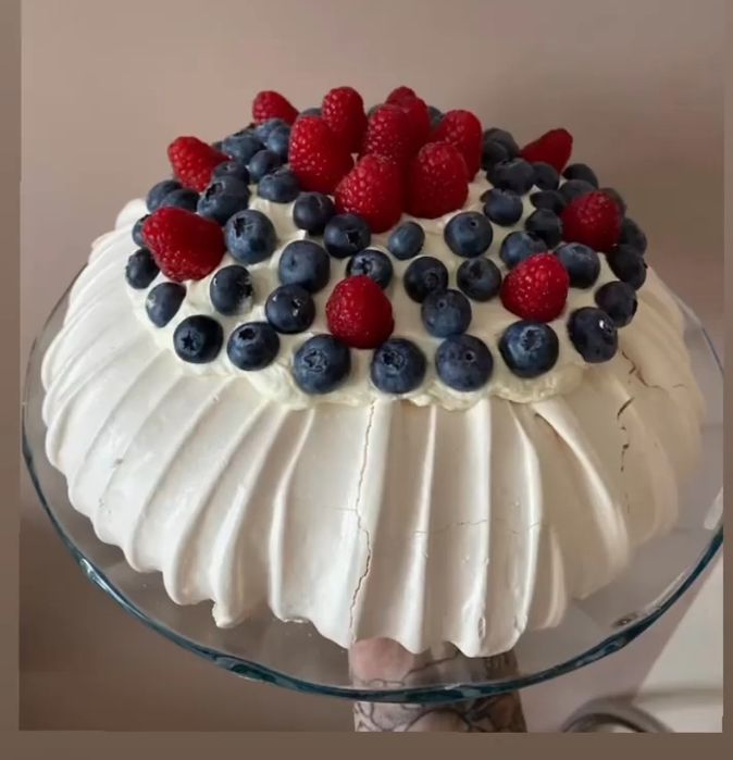 Domowe torty, muffiny i bezy – słodkości z sercem