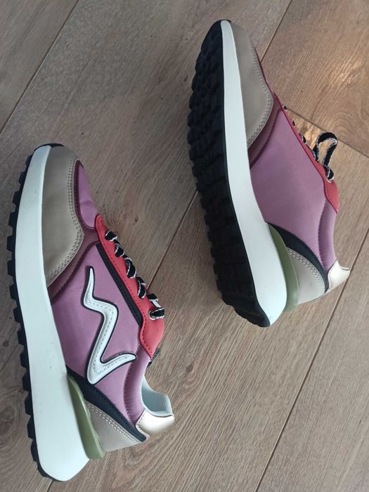 Adidasy 38 wyższa podeszwa