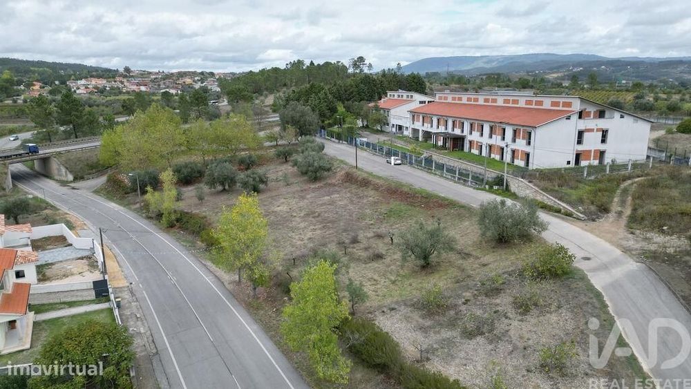 Terreno para construção em Souselas e Botão