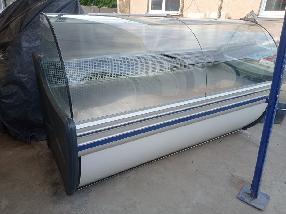 Холодильная витрина Cold Польша 200 см