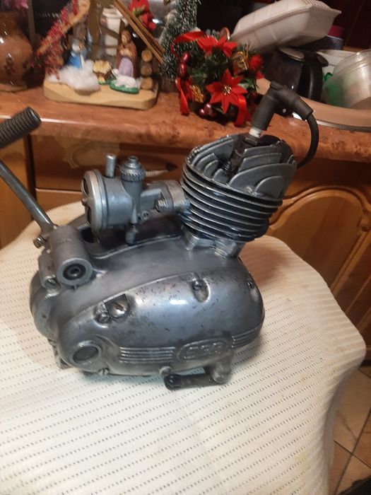 Komar Jawa Romet Ogar silnik 003 kompletny  brak iskry