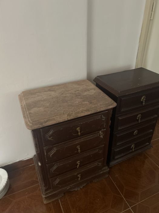2 mesas de cabeceiras