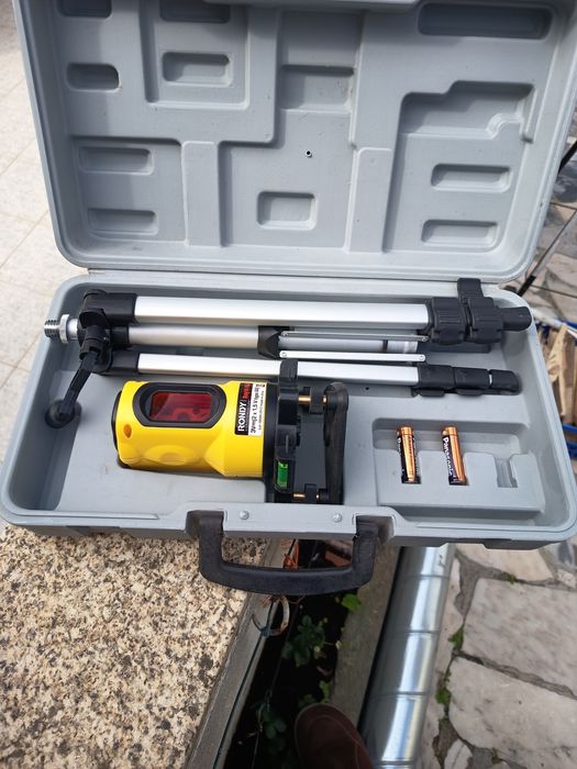 Laser com tripé para bricolage