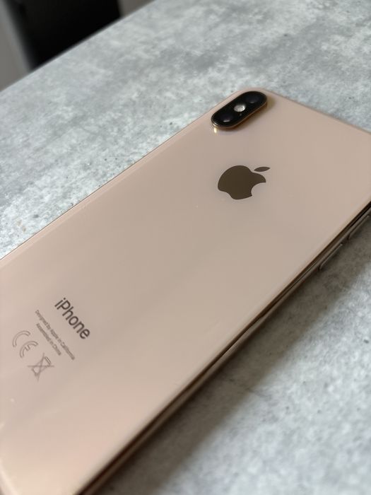 Iphone xs.
