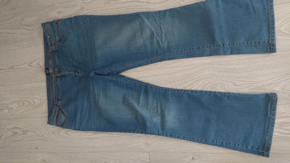 Sprzedam spodnie jeansy F&F rozm. 48