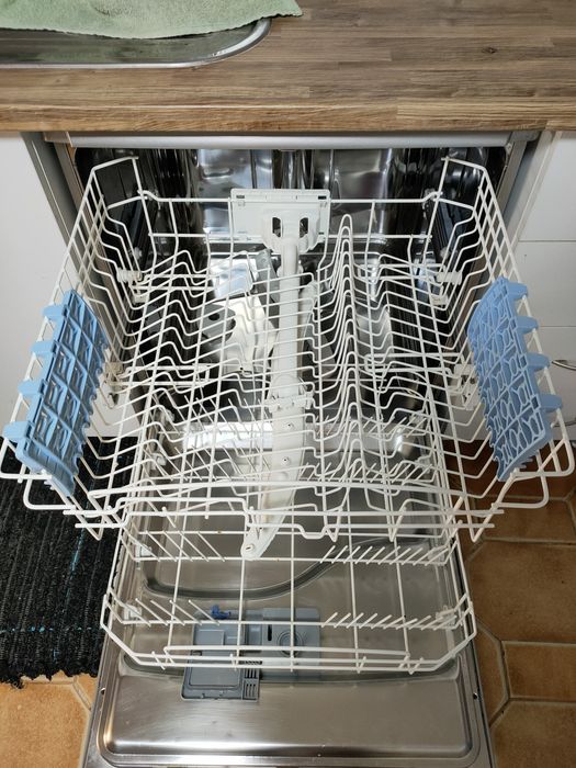 Máquina de Lavar Loiça Indesit IDL 750 S – Bom Estado