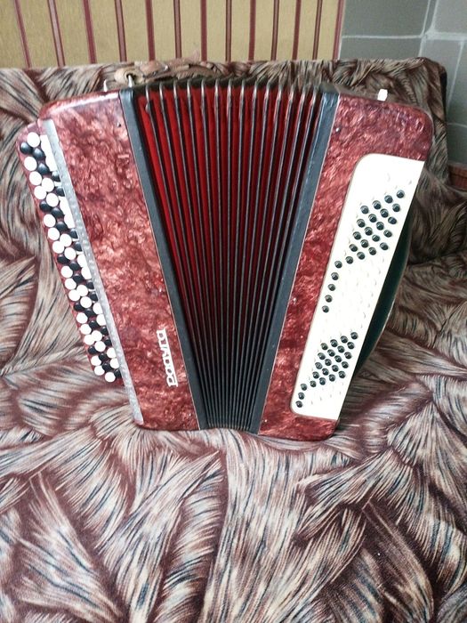 Продам два Тульских і баян Радуга