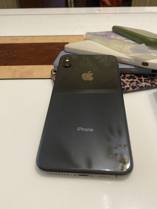Продам Iphone Xs Max