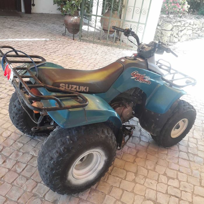 Moto 4 Suzuki com matricula 1 dono