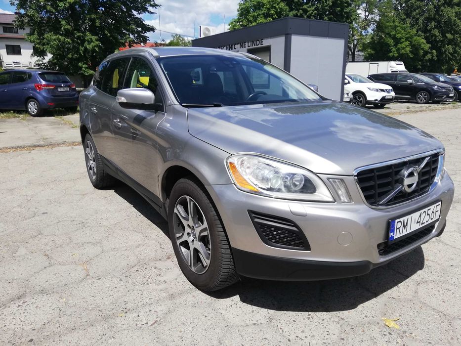 Volvo Xc 60 I 2.0 D3 DRIVe Momentum skóra navi xenon serwisowany