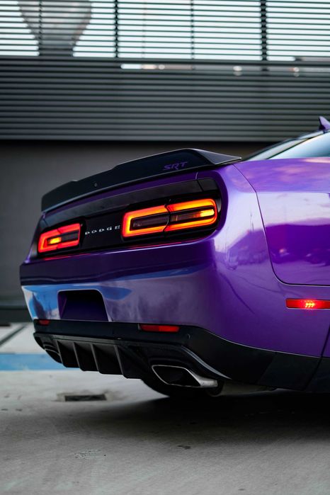 Dodge Challenger V8 na wynajem | 5.7L i 6.4L Widebody Wrocław