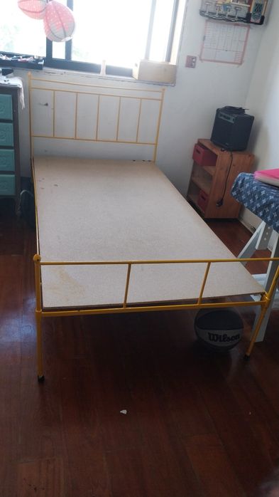 Yellow iron bed