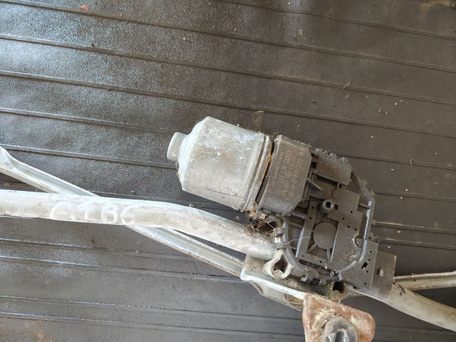 Mechanizm wycieraczek silniczek wycieraczek audi A4 b6 b7