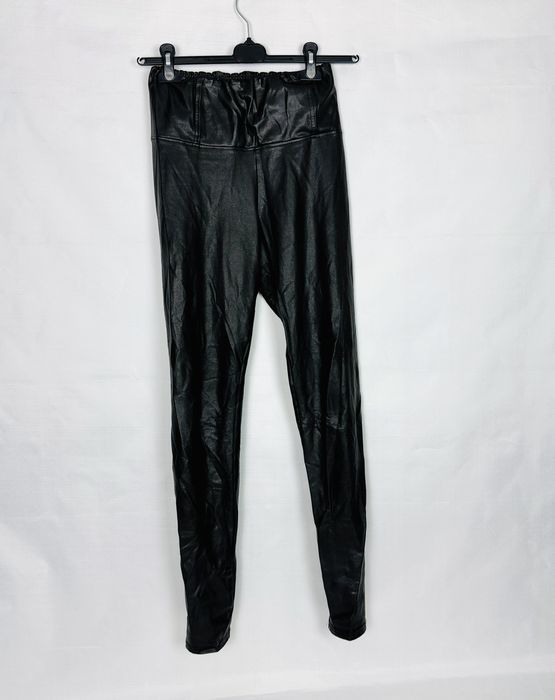 Czarne legginsy imitacja skóry M 38
