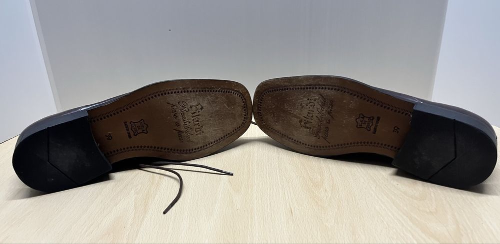 Sapatos Castanhos em couro