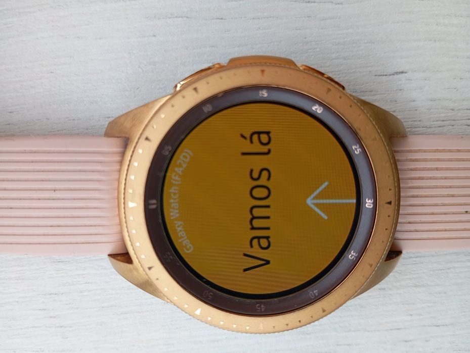 Samsung Galaxy Watch 42mm - Rosa, em ótimo estado + carregador sem fio