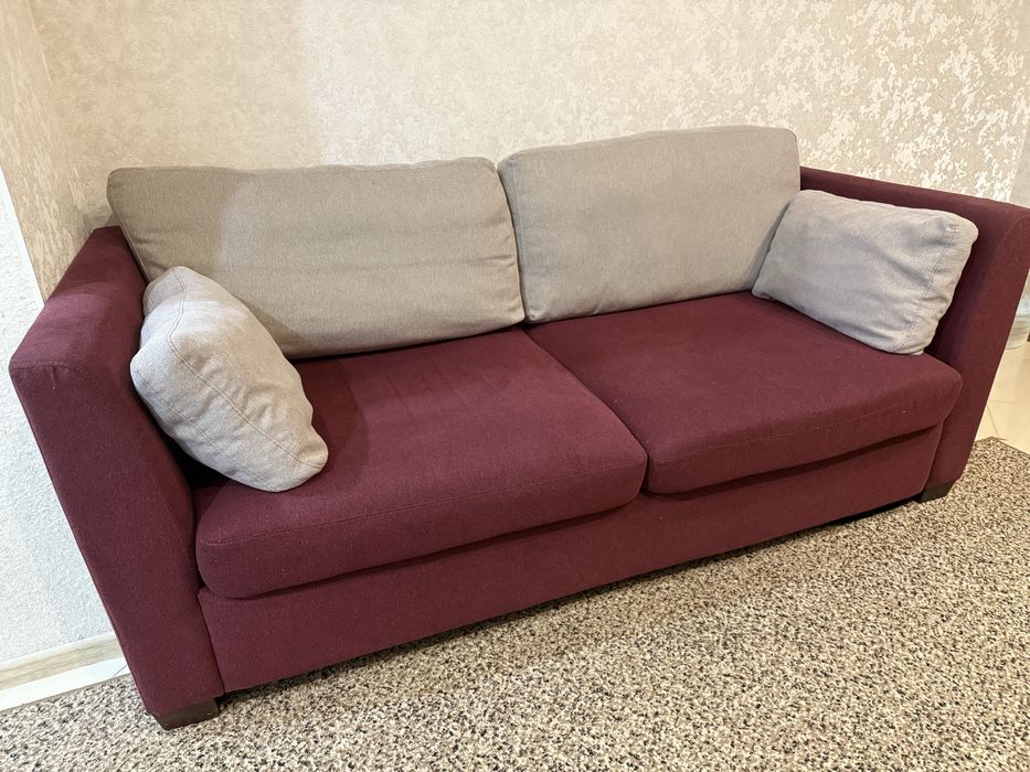 Диван 185 x 83 см з подушками