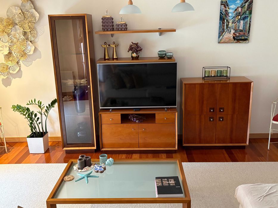 4 Móveis Sala em Cerejeira – Mesa Centro, Móvel TV, Vitrine e Aparador