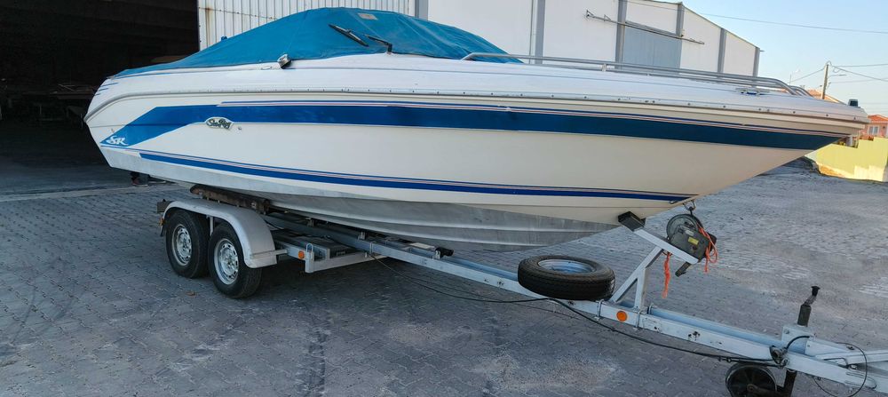 Barco de recreio Sea Ray 220