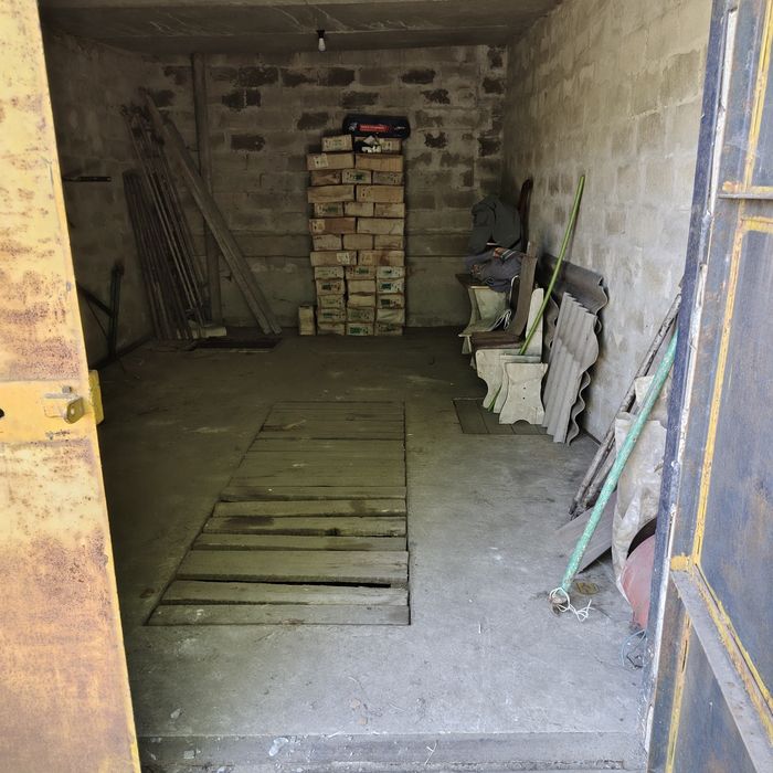 Гараж на масиві старого горгазу