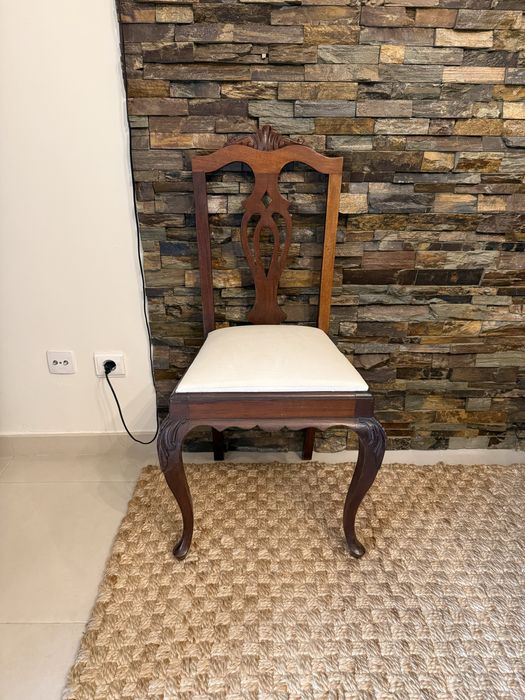 Mesa e cadeiras sala de jantar