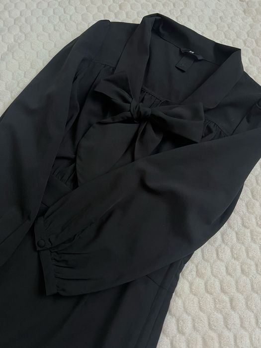 Чорна красива сукня