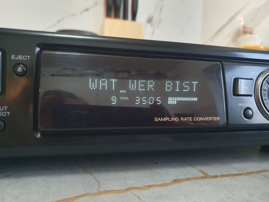 Odtwarzacz minidisc Sharp MD-R2