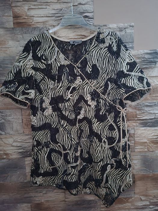 Bluzka damska wizytowa z topem