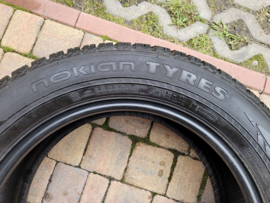 Opony zimowe 18 Nokian rozm 225x60