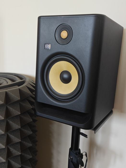 Studio nagrań: monitory studyjne KRK Rokit 7 + mikrofon Marantz MPM-1000 +ramię + Interfejs Audio Behringer U-Phoria UMC22 + Pianki Akustyczne ok 15m²