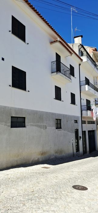 Vende-se Moradia