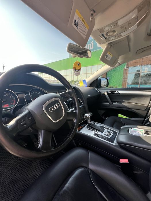 Продам Audi Q7 в хорошем состоянии ,Виница