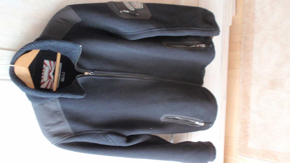 Bluza polar Kill  OLX nie wypłaca pieniędzy za sprzedaż !