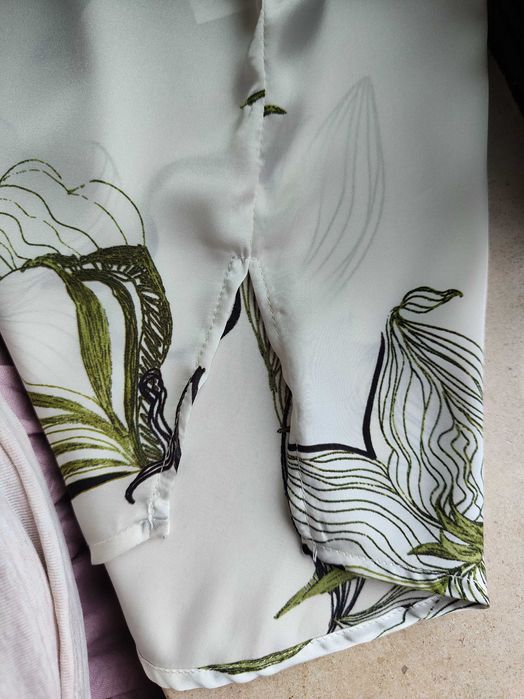 Blusa de Seda Zara - motivo floral, nova