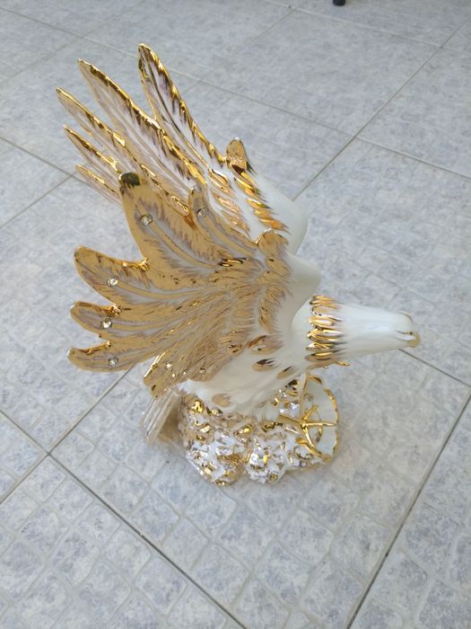 NOVO PREÇO - Águia em porcelana