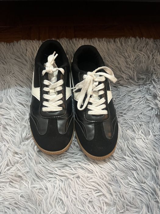 Botas e tenis preto
