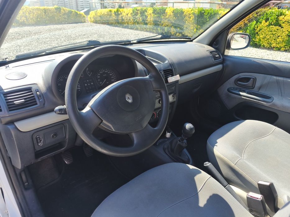 Renault Clio van
