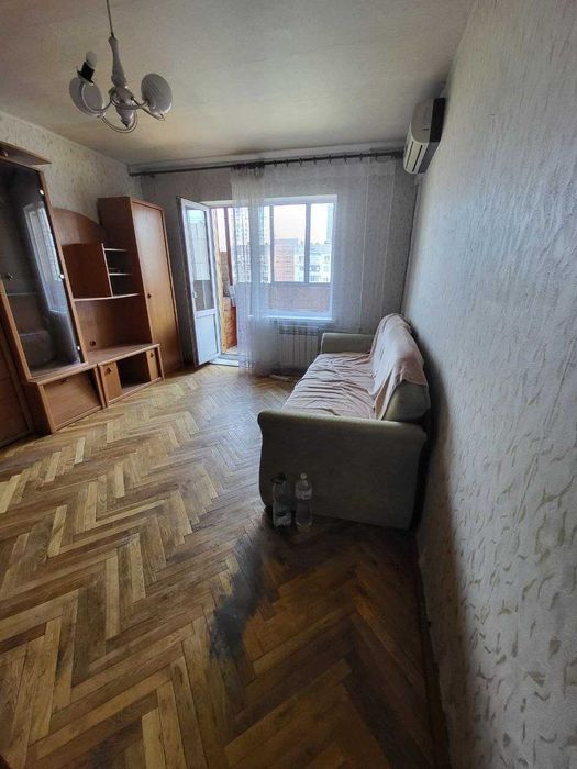 Сдам 1 кв-ру,  Радужная, 2б,  мебель, кондиционер, возле озера
