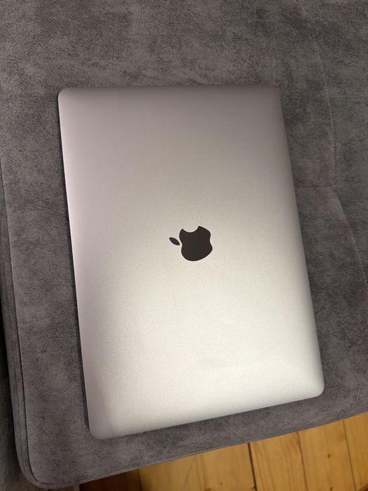 Macbook pro 13.3” 128gb