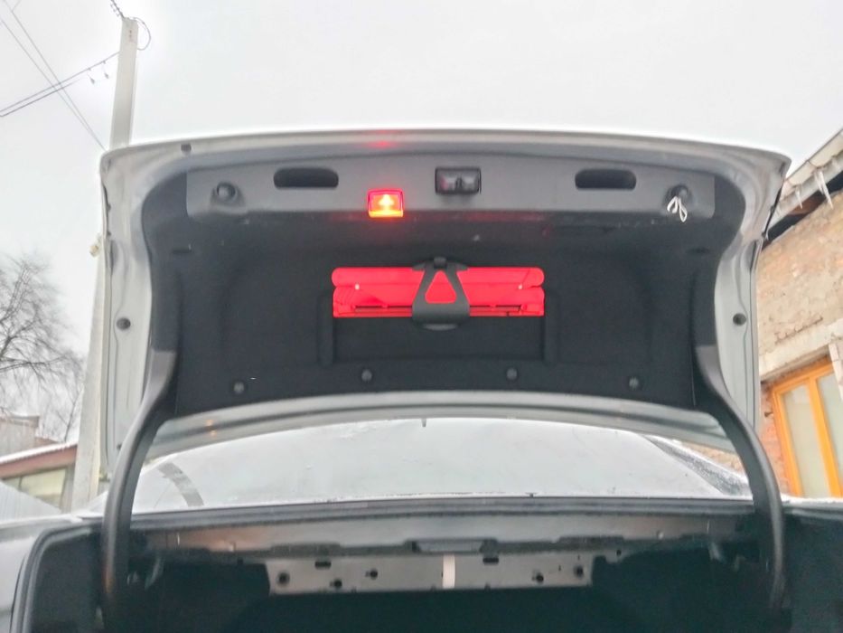 Кришка багажника Mercedes W212 E350 ляда багажника Мерседес Розборка