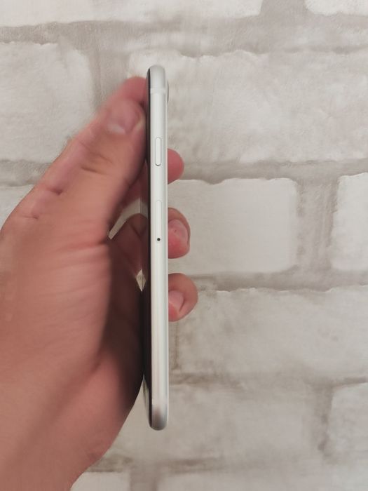 iPhone SE 2020 64gb Айфон SE2
