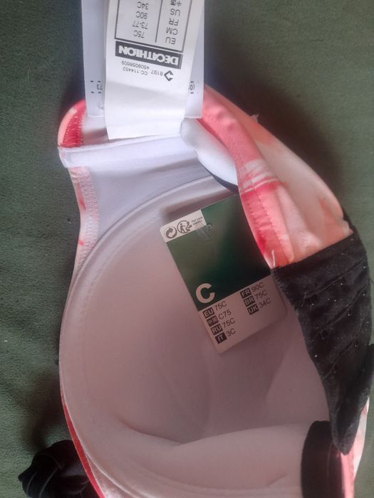 Biustonosz, góra bikini