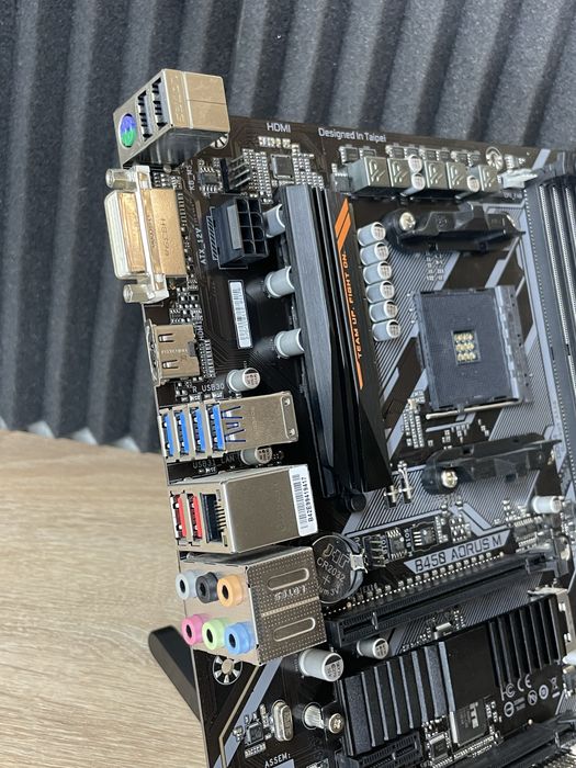 Материнська  плата  B450m aorus m socket am4