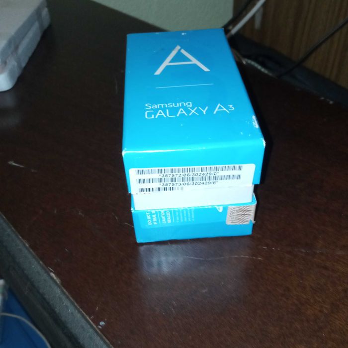 Смартфоны Самсунг  А3 два шт.