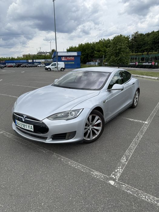 Tesla Model S 75 kwt 2013 г